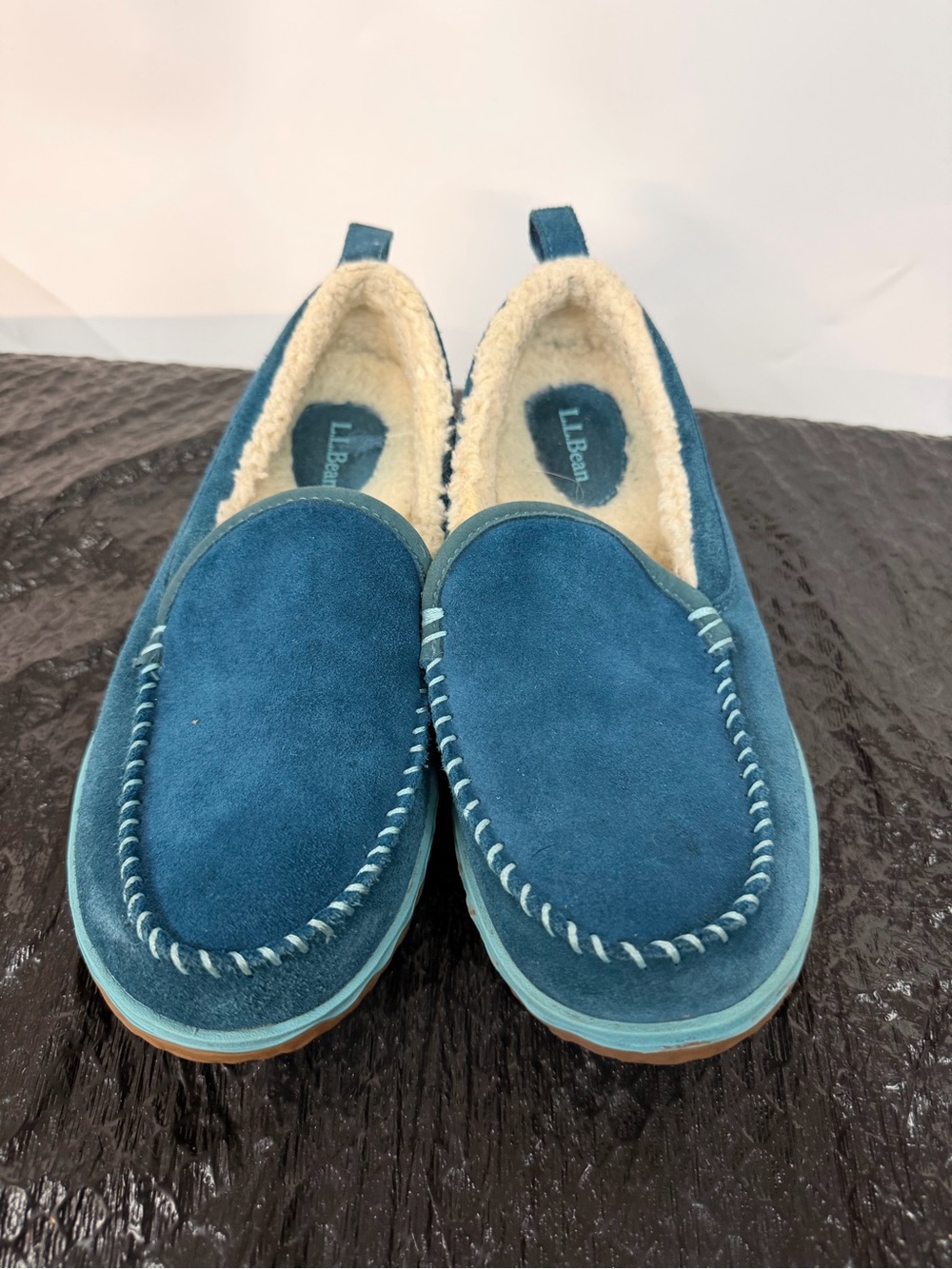 L.L. Bean Teal Suede Sherpa Moccasin Slippers women’s size 8/medium